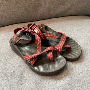 Ladies size 8 Chaco’s